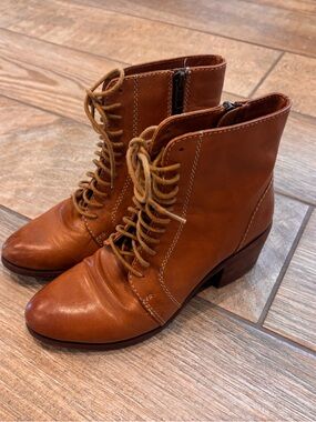 Women's Leather Lace-Up Ankle Boots in Cognac